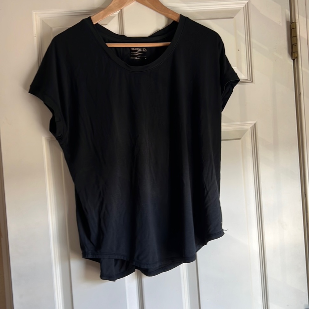 Women’s black short sleeve t shirt